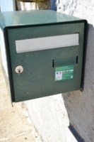 BoÃ®te aux lettres avec le "stop pub" proposÃ© par le SICTOBA