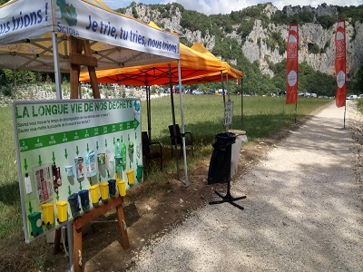 Animation Ã la plate-forme du Pont d'Arc lors du passage du Tour de France le samedi 21 juillet