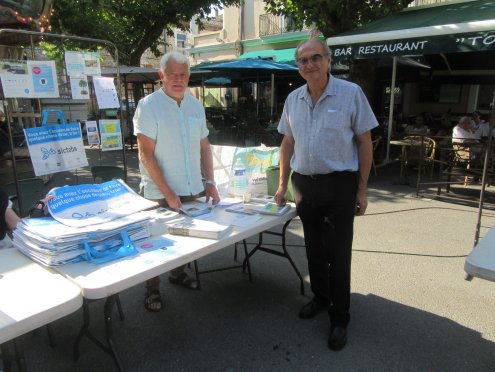 Jean-François Borie (à gauche), en compagnie de Monsieur Guy Massot, maire de la commune